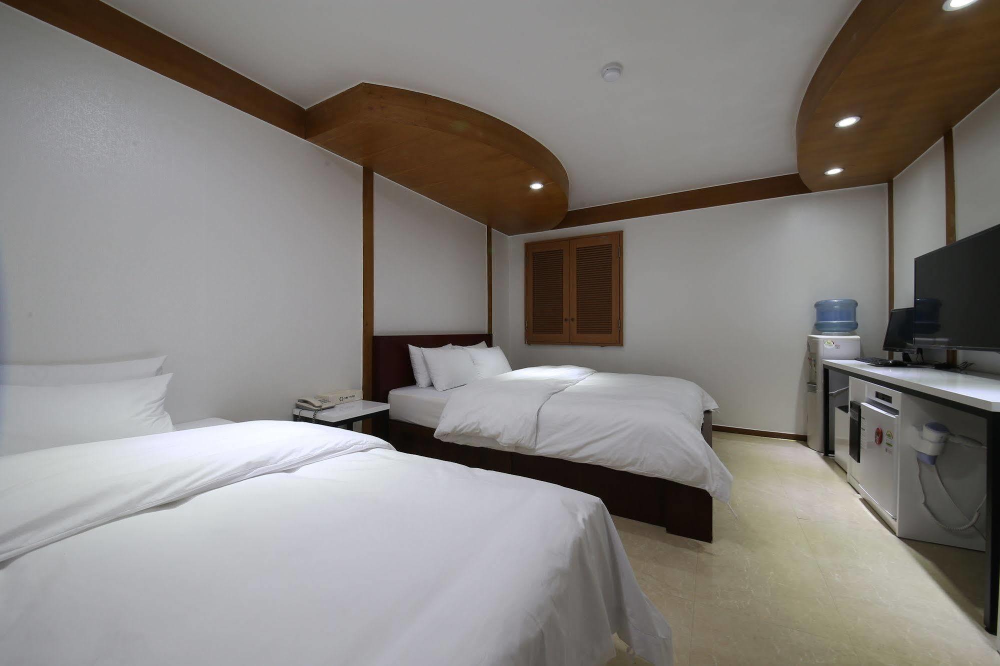 Kōyō Abata Business Hotel מראה חיצוני תמונה