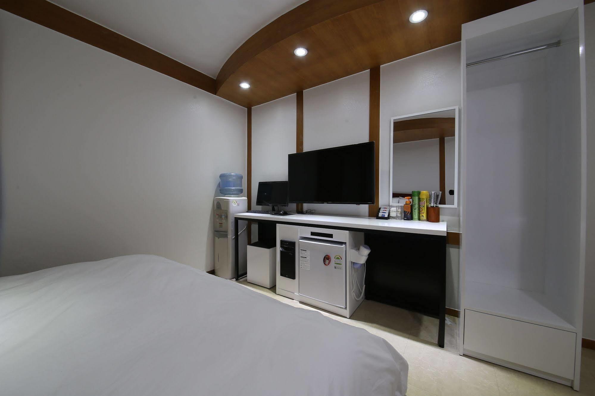 Kōyō Abata Business Hotel מראה חיצוני תמונה